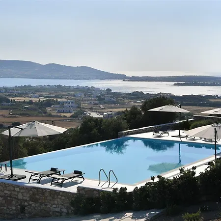 מלון דירות Ciel Paros 4*