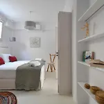 Ciel Paros 아파트호텔 4*